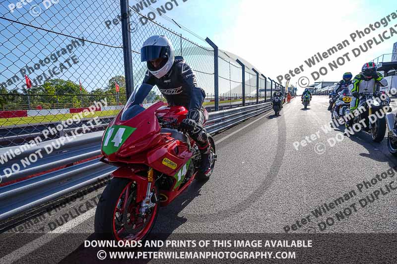 donington no limits trackday;donington park photographs;donington trackday photographs;no limits trackdays;peter wileman photography;trackday digital images;trackday photos